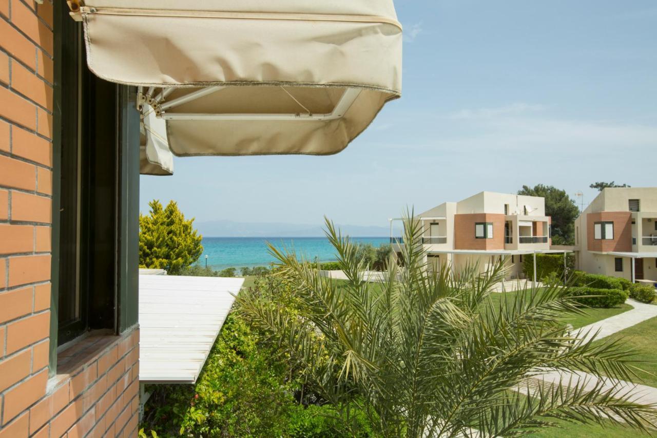 Villa Dihtia On The Sea Pefkochori Exterior photo
