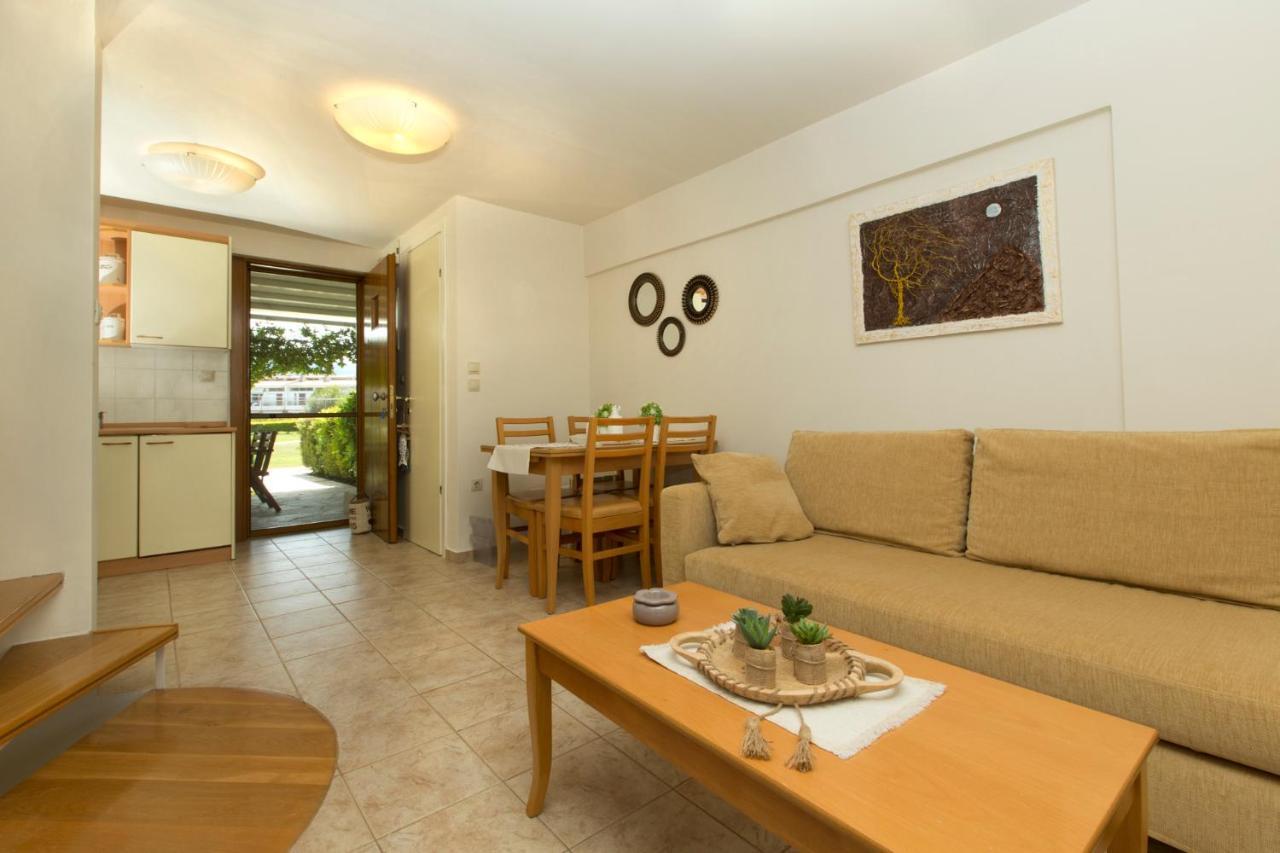 Villa Dihtia On The Sea Pefkochori Exterior photo