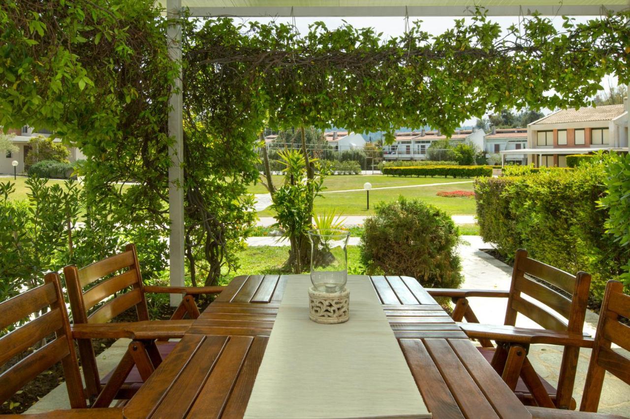 Villa Dihtia On The Sea Pefkochori Exterior photo